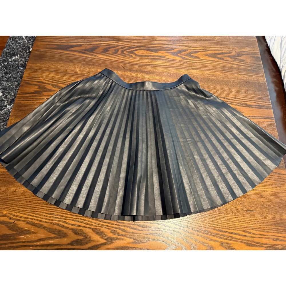 Express Black Faux Leather Pleated Mini Skirt 6 S High Waist Back Zip A-Line - Picture 14 of 16